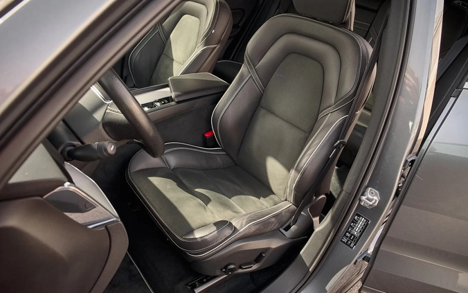 Volvo XC 60 cena 105800 przebieg: 181000, rok produkcji 2018 z Polanów małe 631